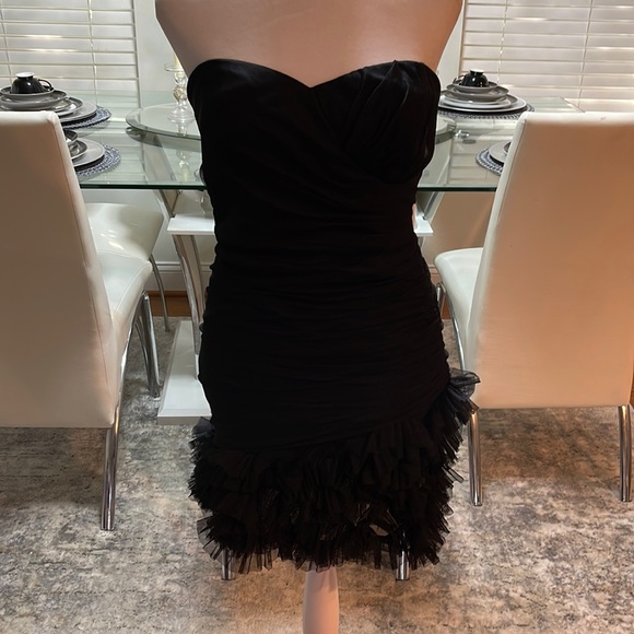 Women’s short black dress - Picture 1 of 8